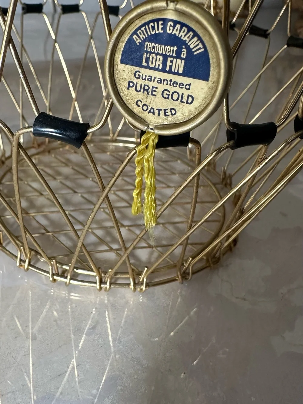 N/A elegant gold